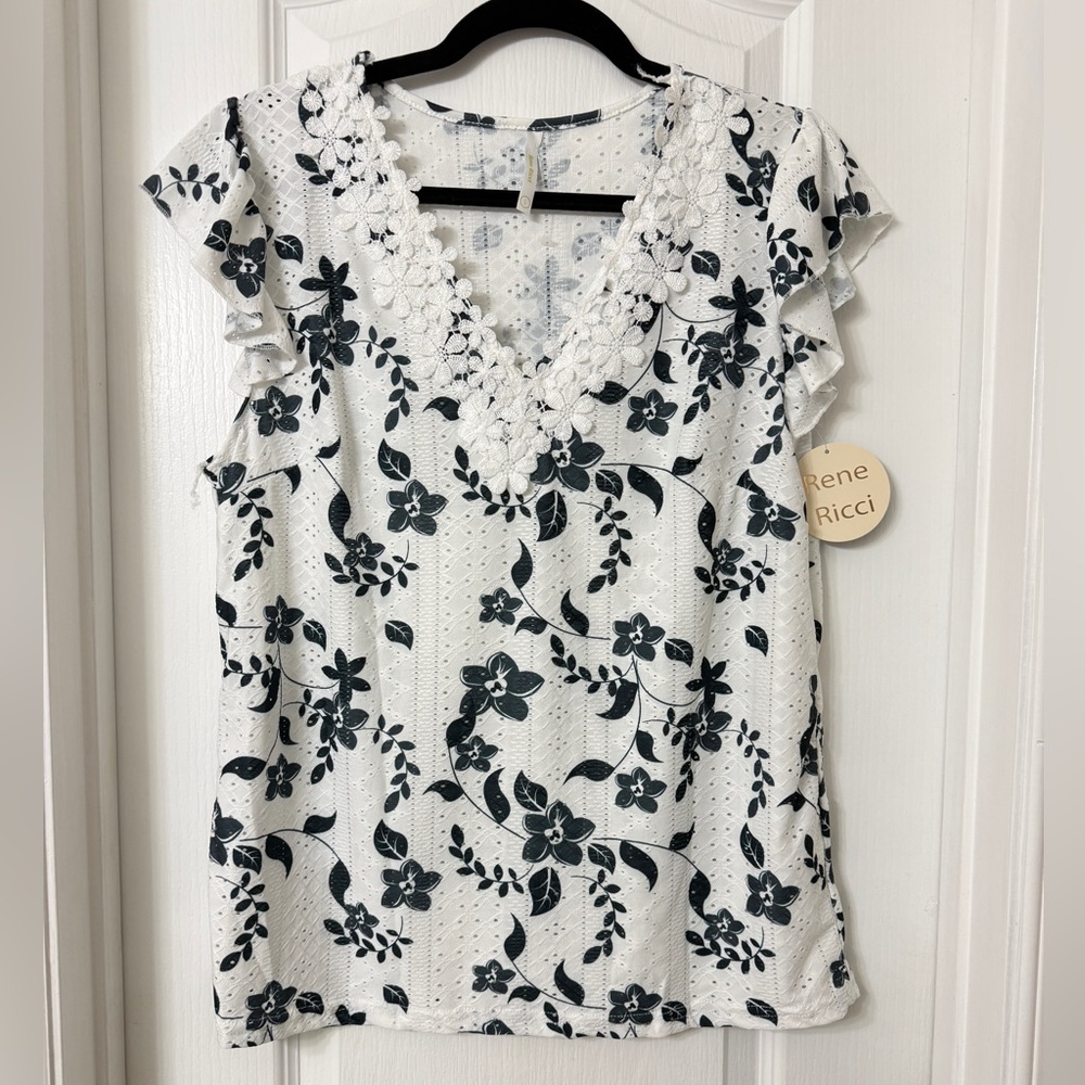 Rene Ricci white floral blouse crochet V-neck flutter sleeves eyelet Size L